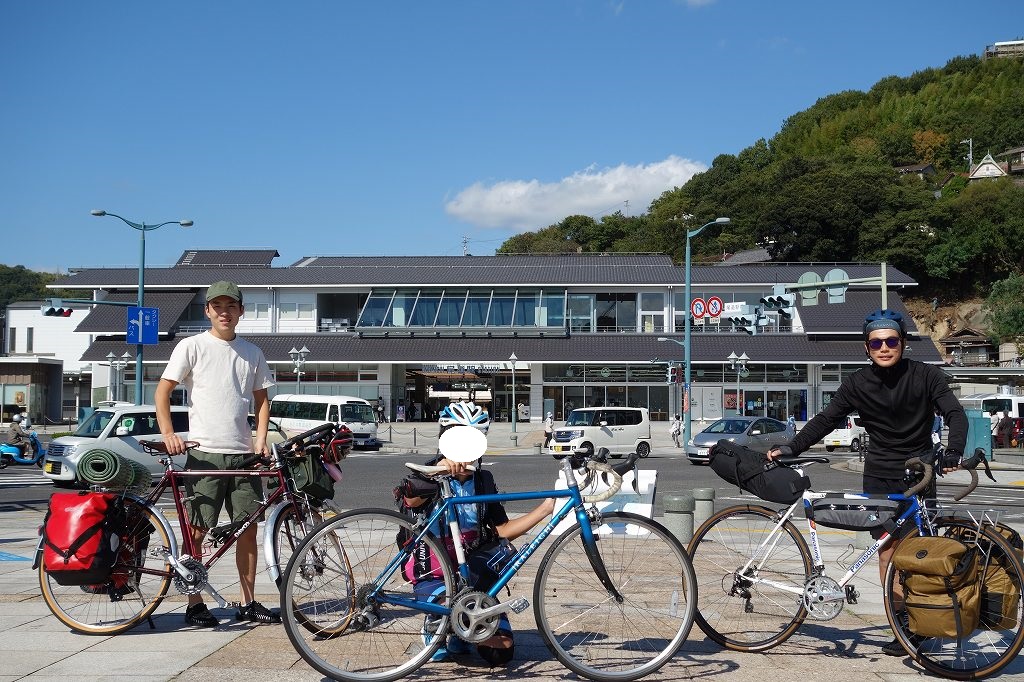 しまなみ海道で記念撮影