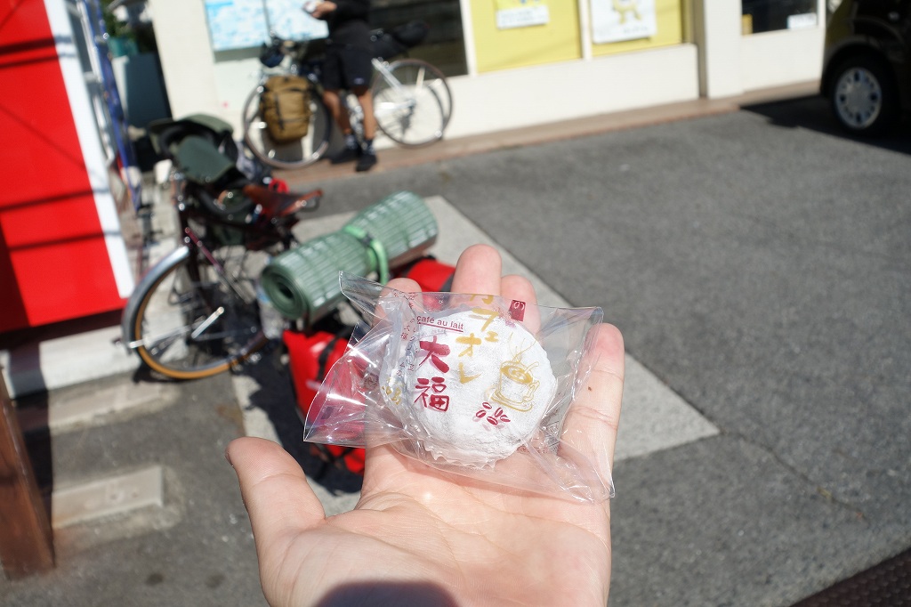 因島はっさく大福「菓子処中島」のカフェオレ大福