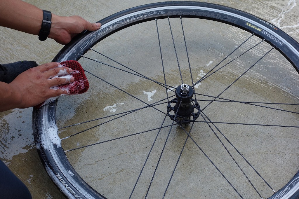 ロードバイクホイールの洗浄方法